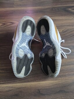 AIR JORDAN 11 RETRO LOW - 5