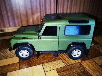 Land Rover Defender Transformer - dialkové ovládanie - 5