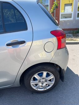 Yaris - 5
