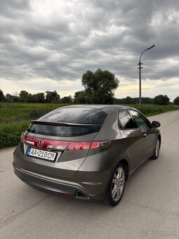 Honda Civic 5DR 1.8 - 5