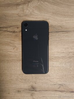 iphone 11 64 GB čierny – batéria 100 %
- 5