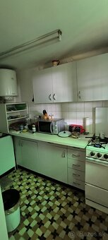 Predám celoročne obývateľnú murovanú vínnu chatu - 5