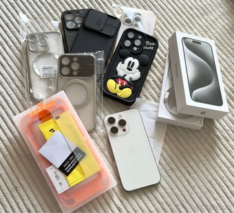 iPhone 15 Pro 256GB Silver - 5