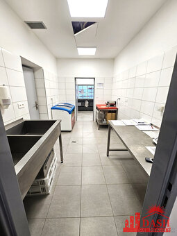 Na prenájom komerčný priestor, 154 m2, Trenčín, centrum mest - 5