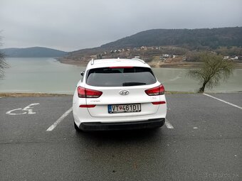 Hyundai i30 1.6 crdi rv2018 - 5