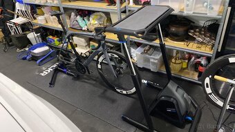 Predám trenažér Wahoo Kickr Smart trainer - 5