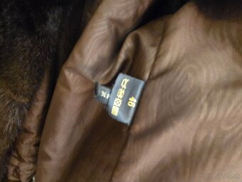 Krasny zachovaly bizamovy kozuch - 5