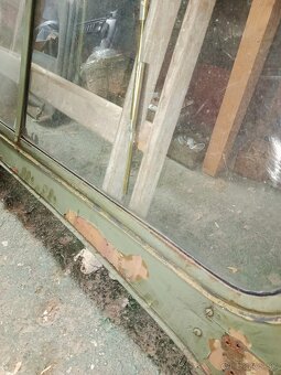 Gaz 69 - přední okno - 5