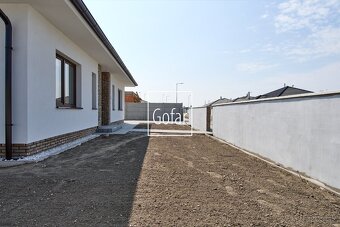 Veľký 4i samostatný RD +4xparking DS - 5