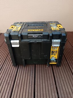 AKU Ručná kotúčová píla DEWALT - TYP DCS570H2T - 5