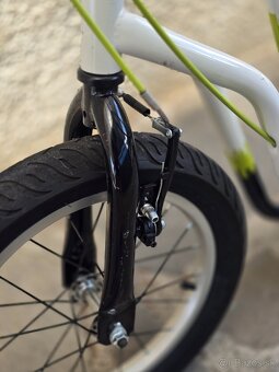 Veľká čierno/bielo/žltá kolobežka - 5