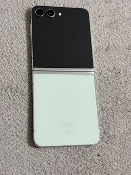 Predám Samsung Galaxy Z Flip 5 8GB Ram 512gb - 5