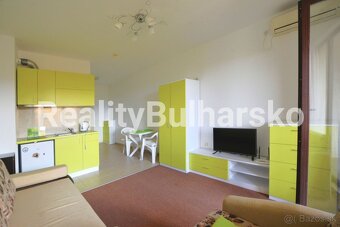Na prodej prostorné a kompletně zařízené studio(1+kk, 40 m²) - 5