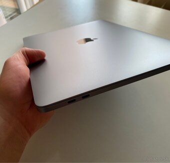 MacBook Pro 13" (2020) | 1TB SSD | 16GB RAM | Touch Bar - 5