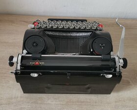 Starožitný písací stroj GROMA Model T z roku 1941 - 5