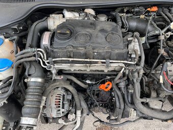 Predám náhradné diely na VW Golf 5 Variant 1,9tdi 77kw BLS - 5