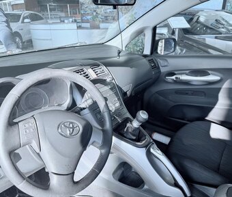 Toyota Auris 2.0D, SK ŠPZ 12.mes.záruka, jazdené - 5