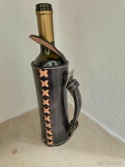 predám kožené púzdro na víno-nosič - 5