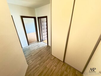 VÝRAZNÁ ZĽAVA NA PREDAJ 4 IZBOVÝ BYT, 84M2, LÚČKY, HOL - 5