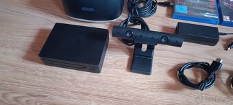 PS4 VR V2 s hrami - 5