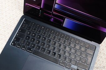 Apple Macbook Air M2 - 5