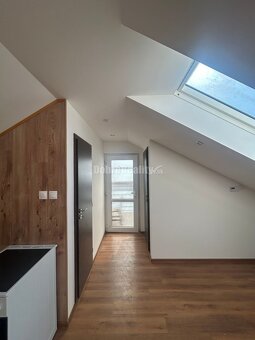 Prenájom podkrovného 1izb bytu pri Gymnáziu - 5