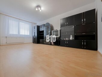 Veľký 2 izbový byt s balkónom - Bizetová ulica - 5