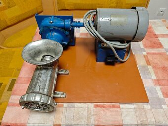 Predam elektrický mlynček na mäso č.22 - 5