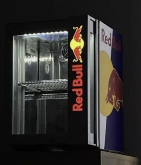 Krásna, maličká - RedBull chladnička - 5