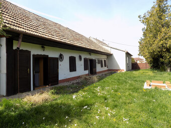 Na predaj dom vhodný na chalupu alebo na bývanie v centre T - 5