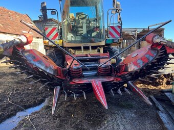 Predám samohybnú rezačku Newholland Fx375 - 5