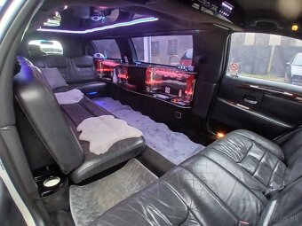 Limousine lincoln town car - 5