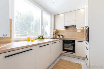 NOVOREKONŠTRUOVANÝ 3-izb. byt, Košice - Západ, Rožňavská ul - 5