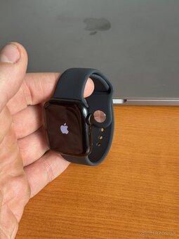 Apple Watch SE 2 40mm MIDNIGHT - záruka - 5