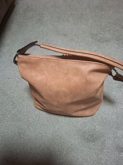 Predám peknú dámsku kabelku - 5