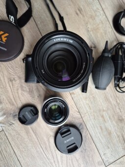 Sony A6400 + plne prislusenstvo - 5