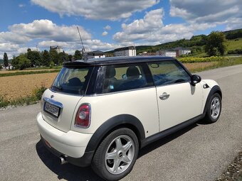 Mini Cooper R56 1,6i Benzín 88kw white pepper,Klimatronic - 5