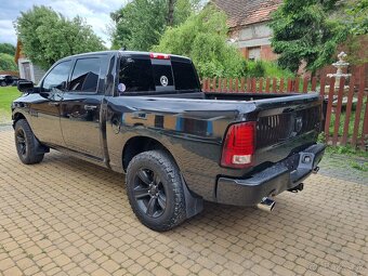 Dodge RAM sport 2015 4x4 5.7 hemi - 5