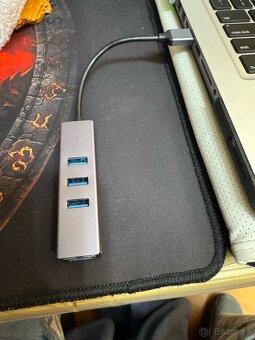 3x USB 3.1 HUB s Ethernetom 1Gb/s + spätná kompatibilita USB - 5