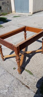 Jedálenský stôl - 5