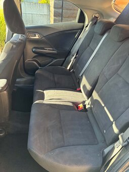 Honda Civic 1.4 - 5