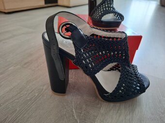 Letne sandale zn. Laura Biagiotti - 5