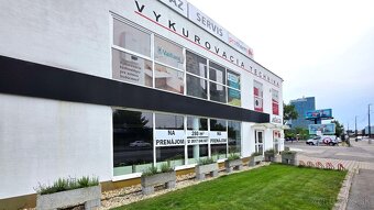 280 m2 na frekventovanom mieste s parkovaním - 5