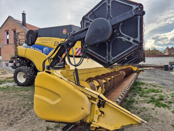Kombajn New Holland CR 9080 - 5