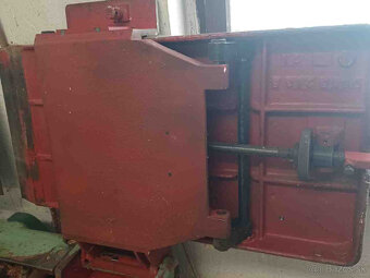 Zrovnávačka - hrúbkovačka JAROMA 410 - 5