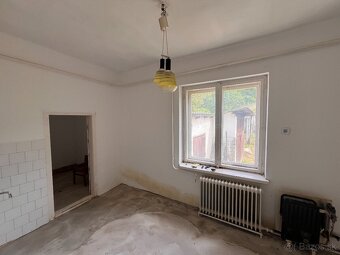 MAĎARSKO - MESZES - ZREK. 3 IZBOVÝ RD - 5