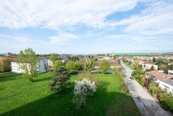 3 IZBOVÝ BYT, NÁMESTIE OCELIAROV, KOŠICE ŠACA - 5