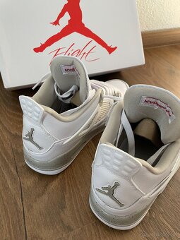 NIKE Jordan 4 - 5