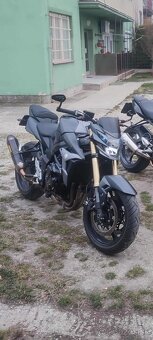 Suzuki gsr 750 - 5