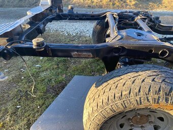 Predám šasi na Mitsubishi Pajero2 2.8 wagon - 5